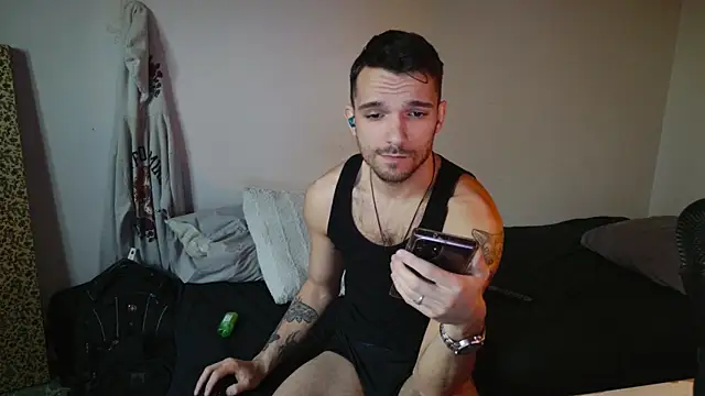 JackDesFeux online show from March 12, 10:50 pm