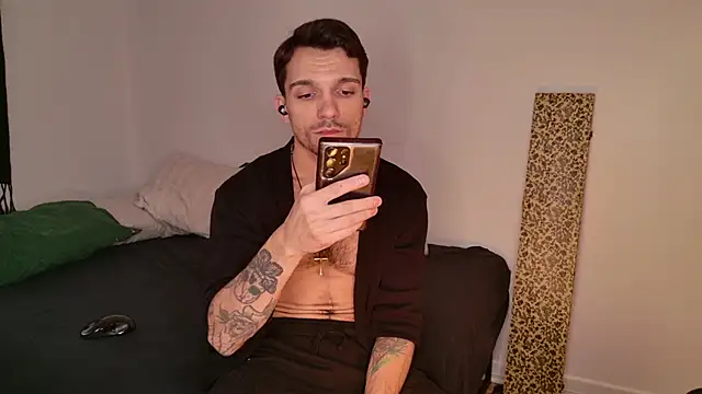 JackDesFeux online show from September 12, 10:48 am