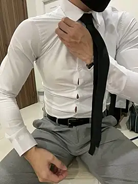 harrylouis1357 online show from December 12, 1:49 pm