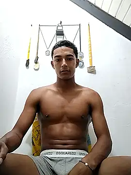 Snapshot of Demiansteven2 chatting on December 4, 1:47 am Demiansteven2 online show from December 4, 1:47 am