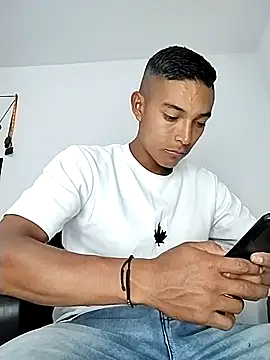 Snapshot of Demiansteven2 chatting on September 15, 7:26 pm Demiansteven2 online show from September 15, 7:26 pm