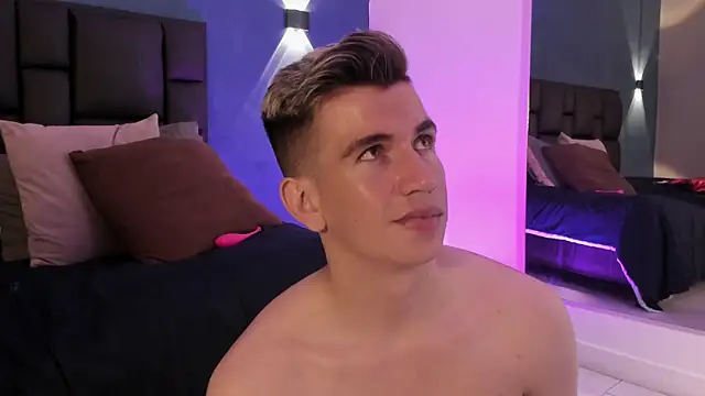 MikaelSlow online show from February 12, 5:35 am