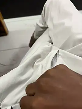 UrPlayboyyyyy online show from December 13, 1:44 pm