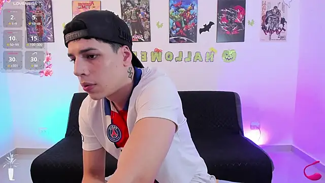 jonathanjoestar  online show from November 5, 11:29 pm