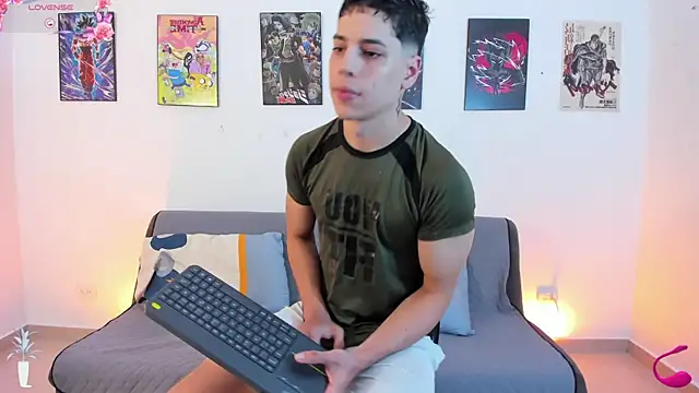 jonathanjoestar  online show from November 12, 9:08 pm