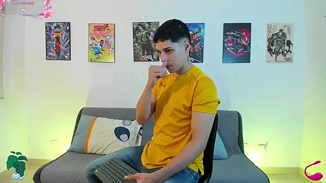 jonathanjoestar  online show from November 14, 10:22 pm