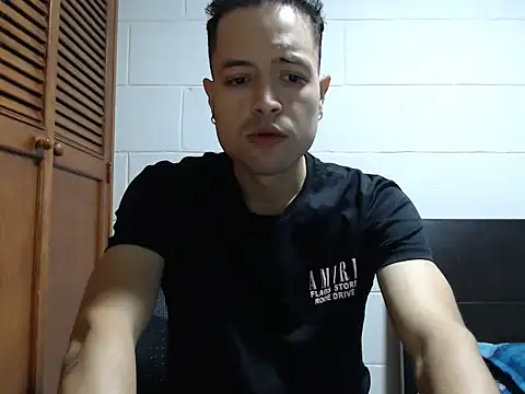 dimitriquiet05 online show from February 21, 7:20 am