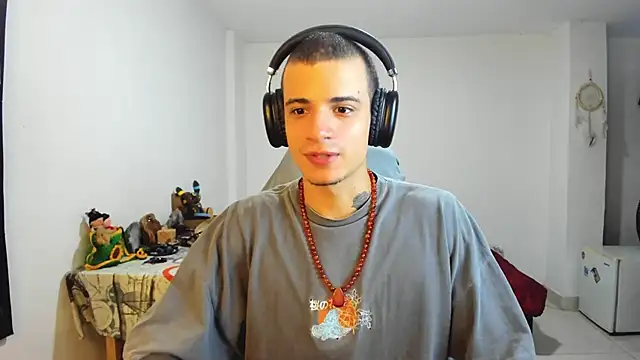 Snapshot of Balo_lovers chatting on March 18, 2:17 pm Balo lovers online show from March 18, 2:17 pm