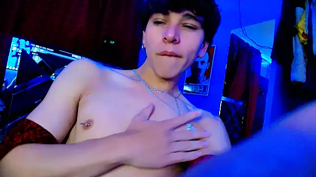 Luke Howland online show from November 22, 12:43 am