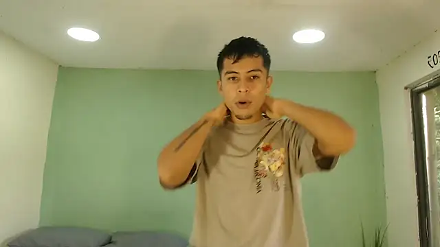 danielitopapuu online show from February 12, 1:50 pm