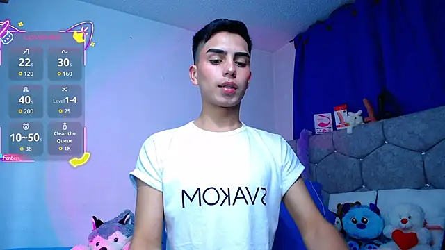 OwenBluee online show from October 12, 1:43 am