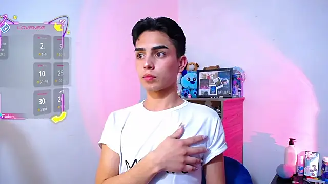 OwenBluee online show from November 19, 6:08 pm