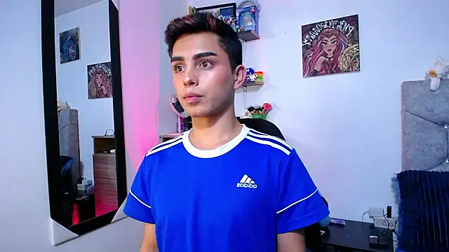 OwenBluee online show from March 16, 6:17 am