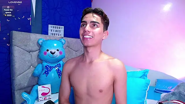 OwenBluee online show from March 3, 6:56 am