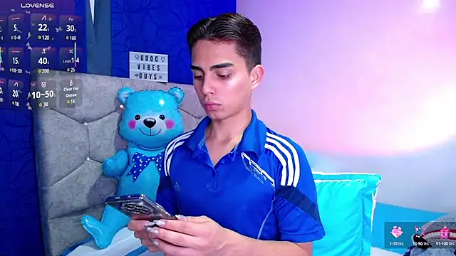 OwenBluee online show from February 28, 5:26 am