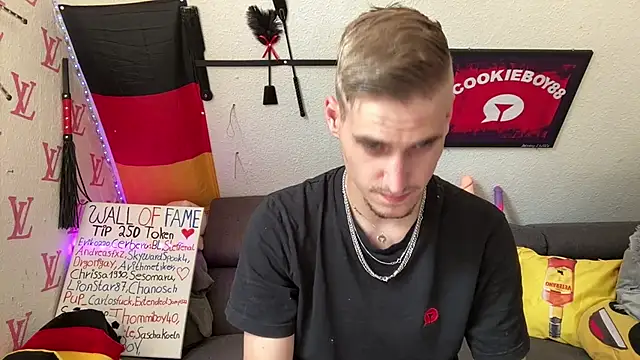 Cookieboy88 online show from July 15, 2:02 pm