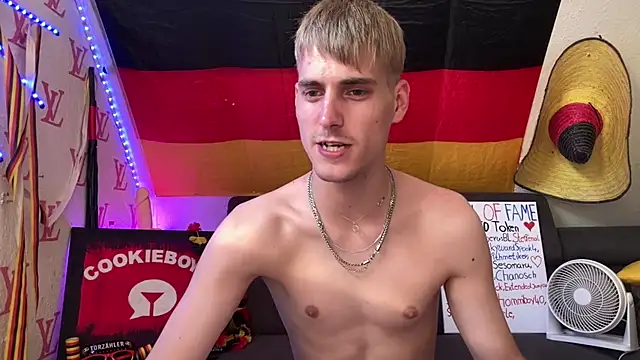 Cookieboy88 online show from June 26, 4:09 pm