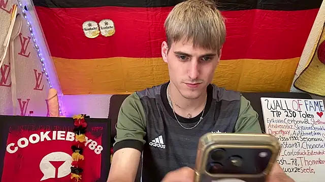 Cookieboy88 online show from June 25, 12:10 pm