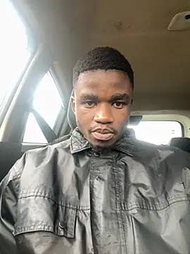 Snapshot of HottSledge chatting on November 18, 5:11 am HottSledge online show from November 18, 5:11 am