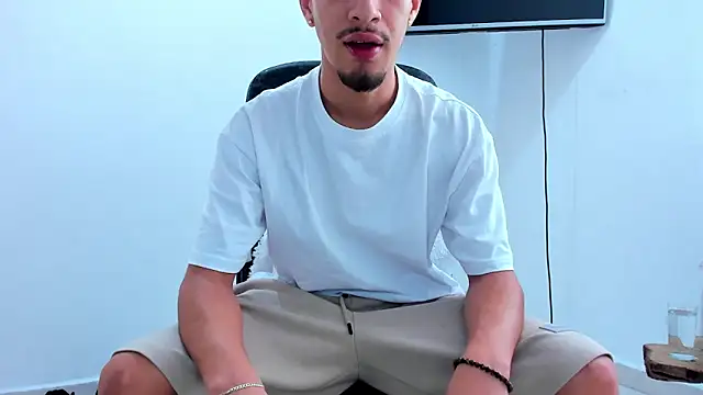 Chandler ken online show from May 7, 12:49 pm