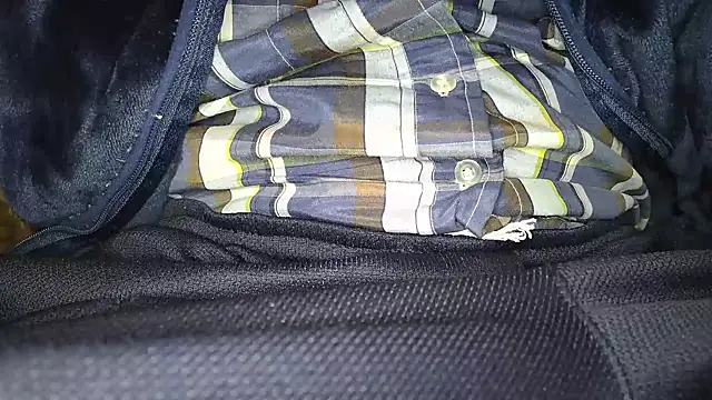 hidenyan02 online show from December 12, 5:04 pm