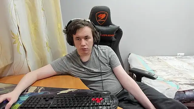 iliaskrislove online show from March 20, 7:40 pm