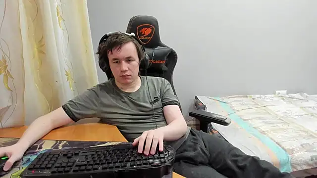 iliaskrislove online show from March 8, 12:30 am