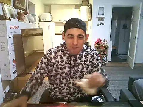 mihaimichael online show from October 19, 11:30 pm