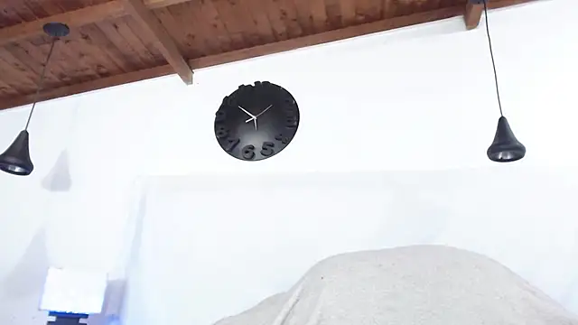 Snapshot of BIGZEHUZ chatting on February 1, 6:32 am BIGZEHUZ online show from February 1, 6:32 am