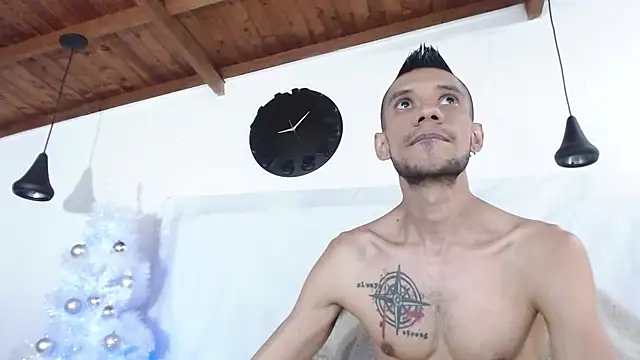 Snapshot of BIGZEHUZ chatting on December 18, 3:26 am BIGZEHUZ online show from December 18, 3:26 am