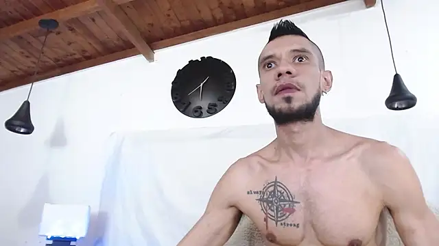 Snapshot of BIGZEHUZ chatting on February 25, 5:30 am BIGZEHUZ online show from February 25, 5:30 am