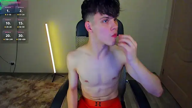 Snapshot of Aiden_Sensual chatting on September 14, 5:04 pm Aiden Sensual online show from September 14, 5:04 pm