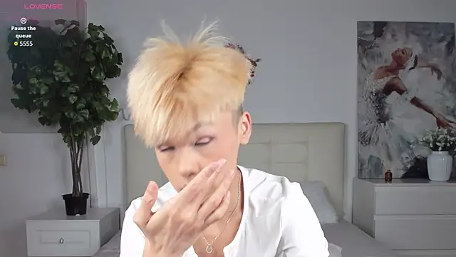 Felix Rey online show from November 19, 5:57 pm