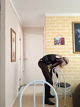 cdzinhasusan online show from September 20, 1:55 pm