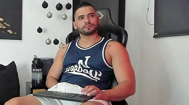 Dereck vega online show from December 19, 9:49 pm