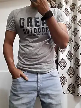 Snapshot of Guyinshortss chatting on October 10, 7:18 pm Guyinshortss online show from October 10, 7:18 pm