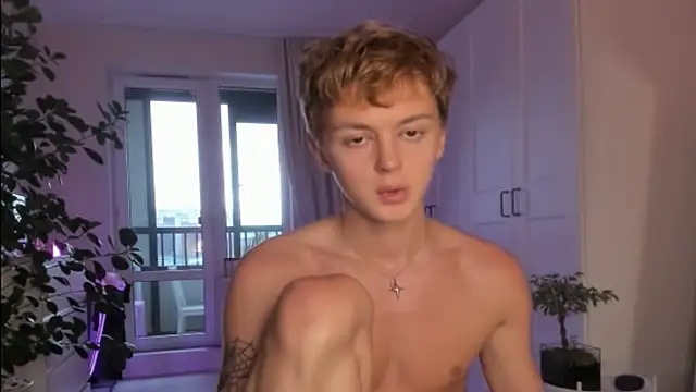 agelandreww online show from October 30, 1:23 pm