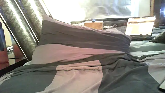 dreamboydani online show from November 4, 1:28 am