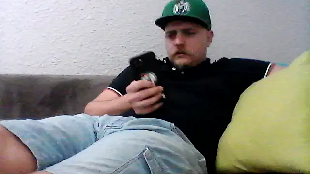 QueueFrenchie online show from October 22, 8:00 pm