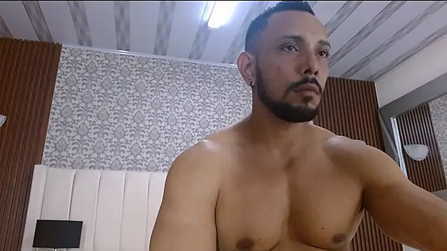 Thiago Summers online show from December 2, 6:08 pm