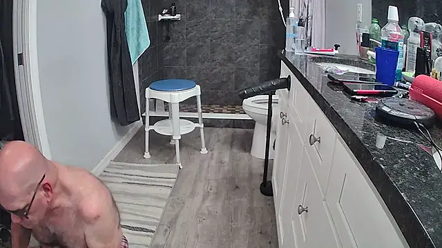 lou63ponce online show from March 8, 8:46 pm