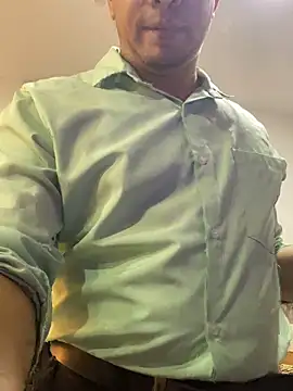 Juanes432 online show from February 13, 11:32 pm