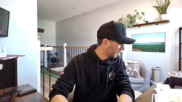 Bigdicktrav902 online show from March 10, 3:18 pm