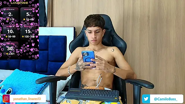  CamiloBass online show from December 4, 1:34 am