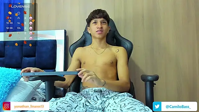  CamiloBass online show from February 8, 1:11 am