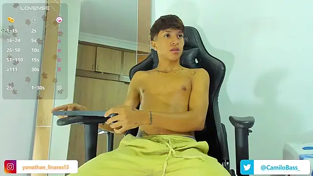  CamiloBass online show from December 24, 1:59 am