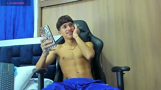  CamiloBass online show from January 31, 1:11 am