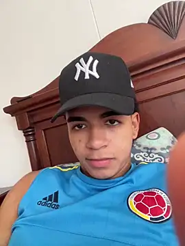 JoanG10 online show from April 23, 1:57 pm