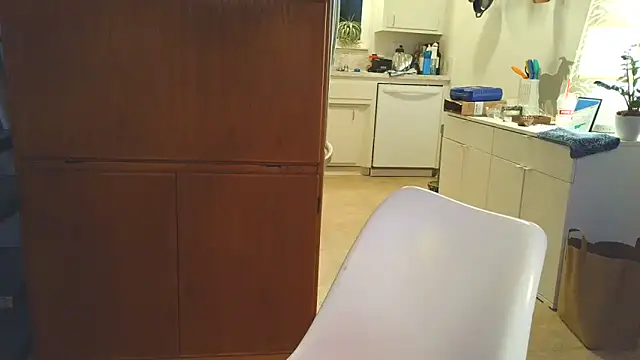 costanza7070 online show from March 2, 7:15 am