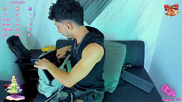 Piggy Eddy online show from December 14, 1:23 am